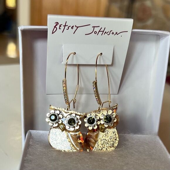 BETSEY JOHNSON Golden Owl Dangle Earrings - Picture 3 of 11